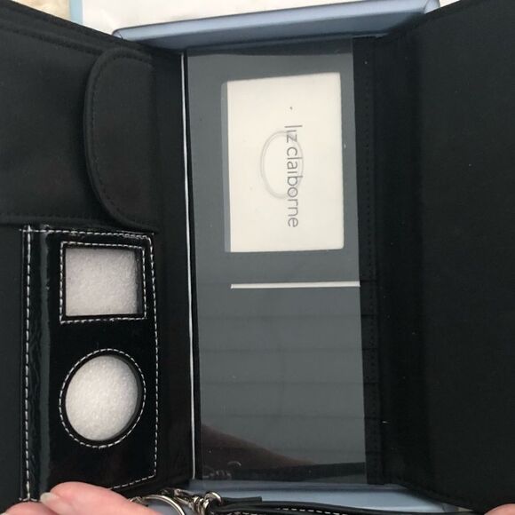 Liz Claiborne Leopard Wristlet IPod Nano Case - Picture 3 of 6